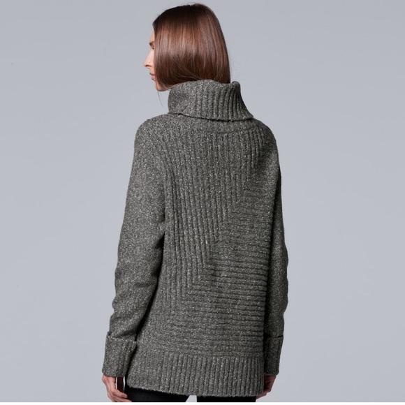 LAST ONE! Simply VERA WANG Oversized SWEATER - Picture 4 of 6